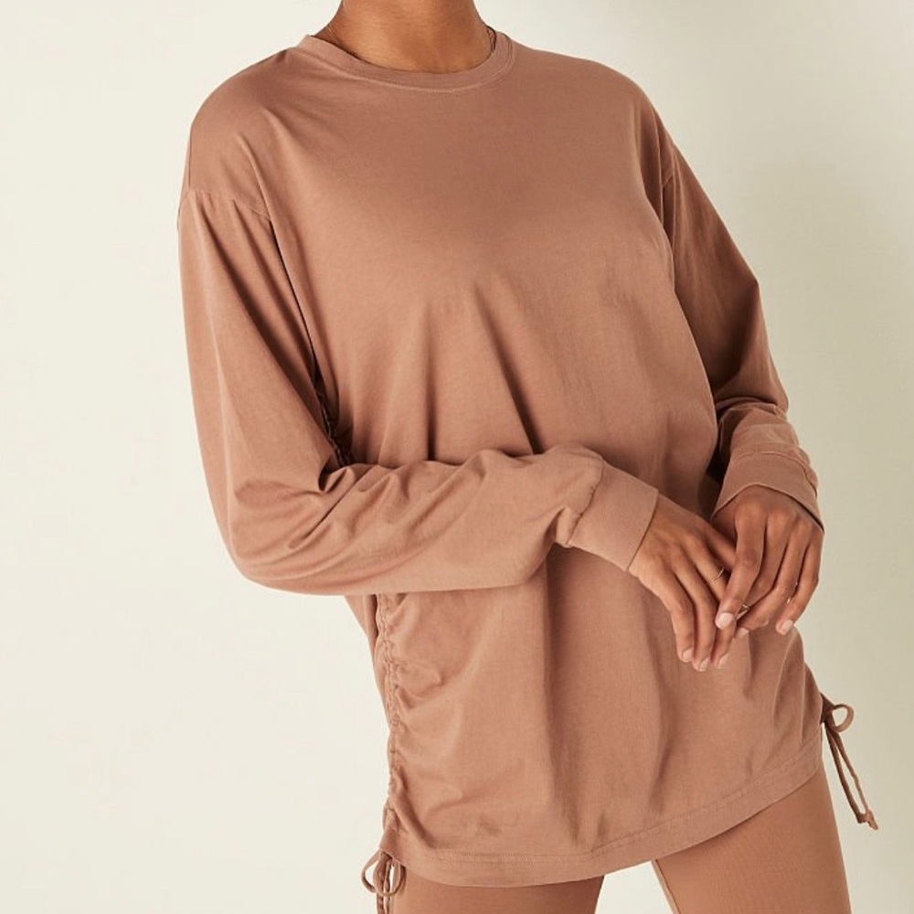 PINK Victoria’s Secret Iced Coffee X-SMALL Campus Ruched Side Long Sleeve Tee